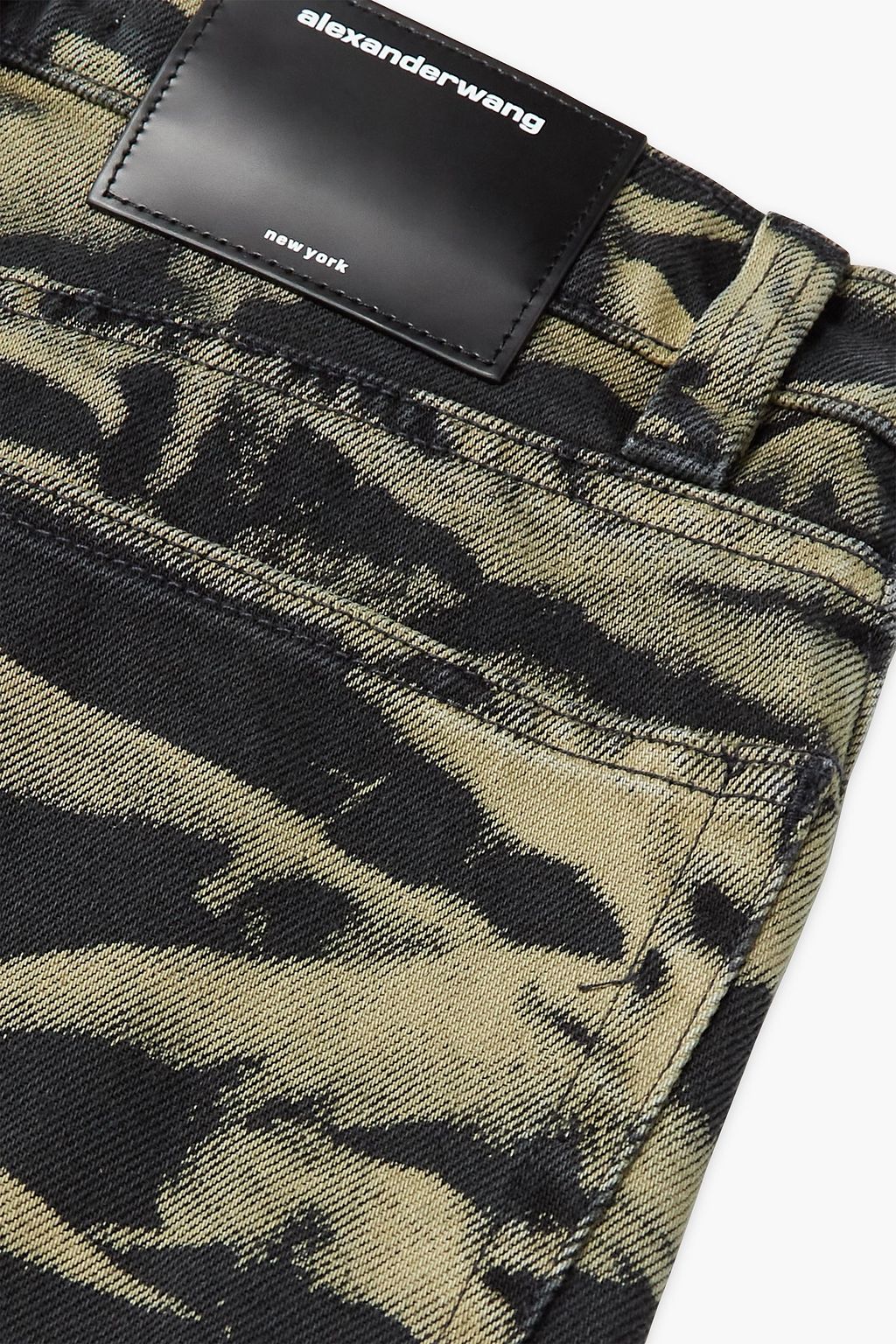 ALEXANDER WANG شورت دنيم مزين بطبعات