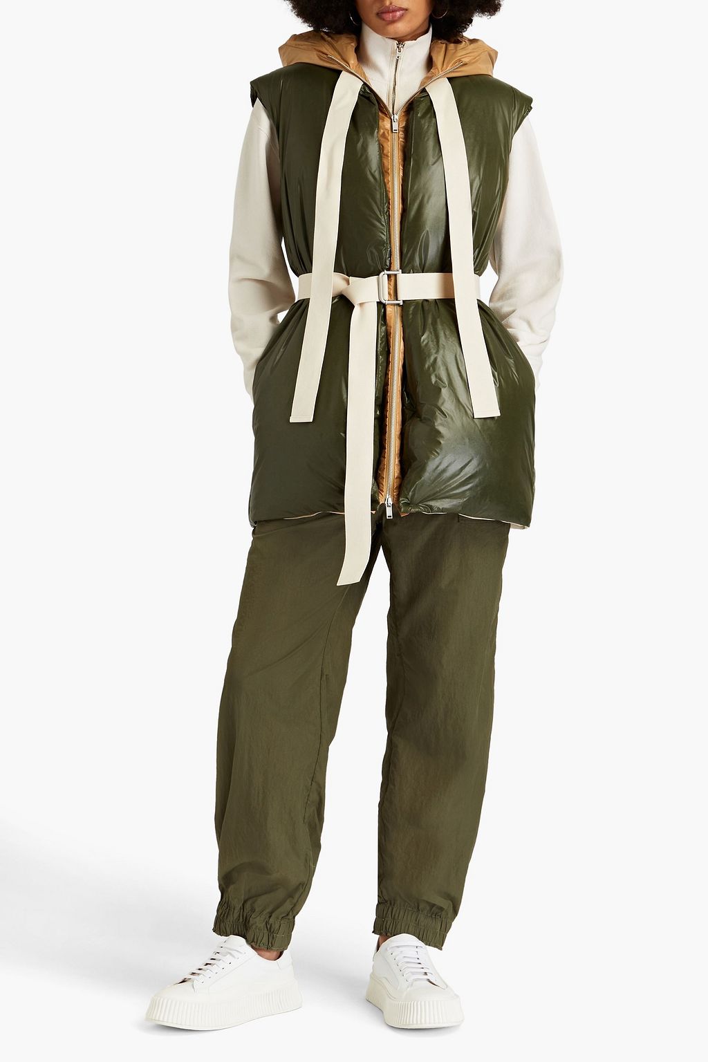 JIL SANDER+ معطف بقبعة محشو بالزغب من قماش عازل مزود بحزام