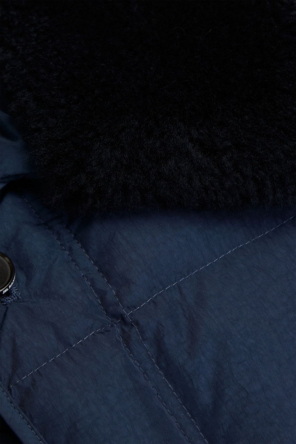 JIL SANDER+ Daunenjacke aus gestepptem Shell mit Shearling-Besatz