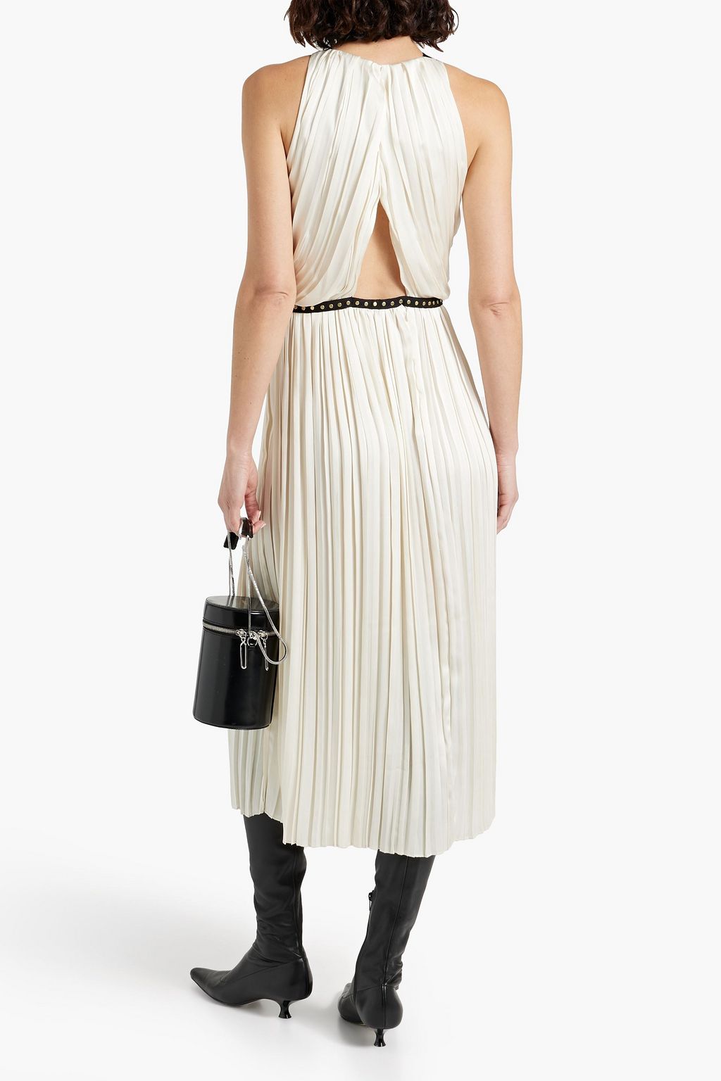 3.1 PHILLIP LIM فستان متوسط الطول من الساتان بأسلوب ملتف مزيّن بدبابيس معدنية وفتحات