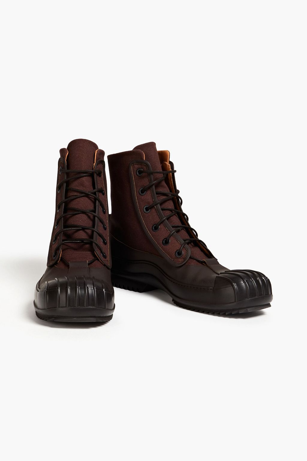 MAISON MARGIELA بوت من الكنفا بحواف من الجلد