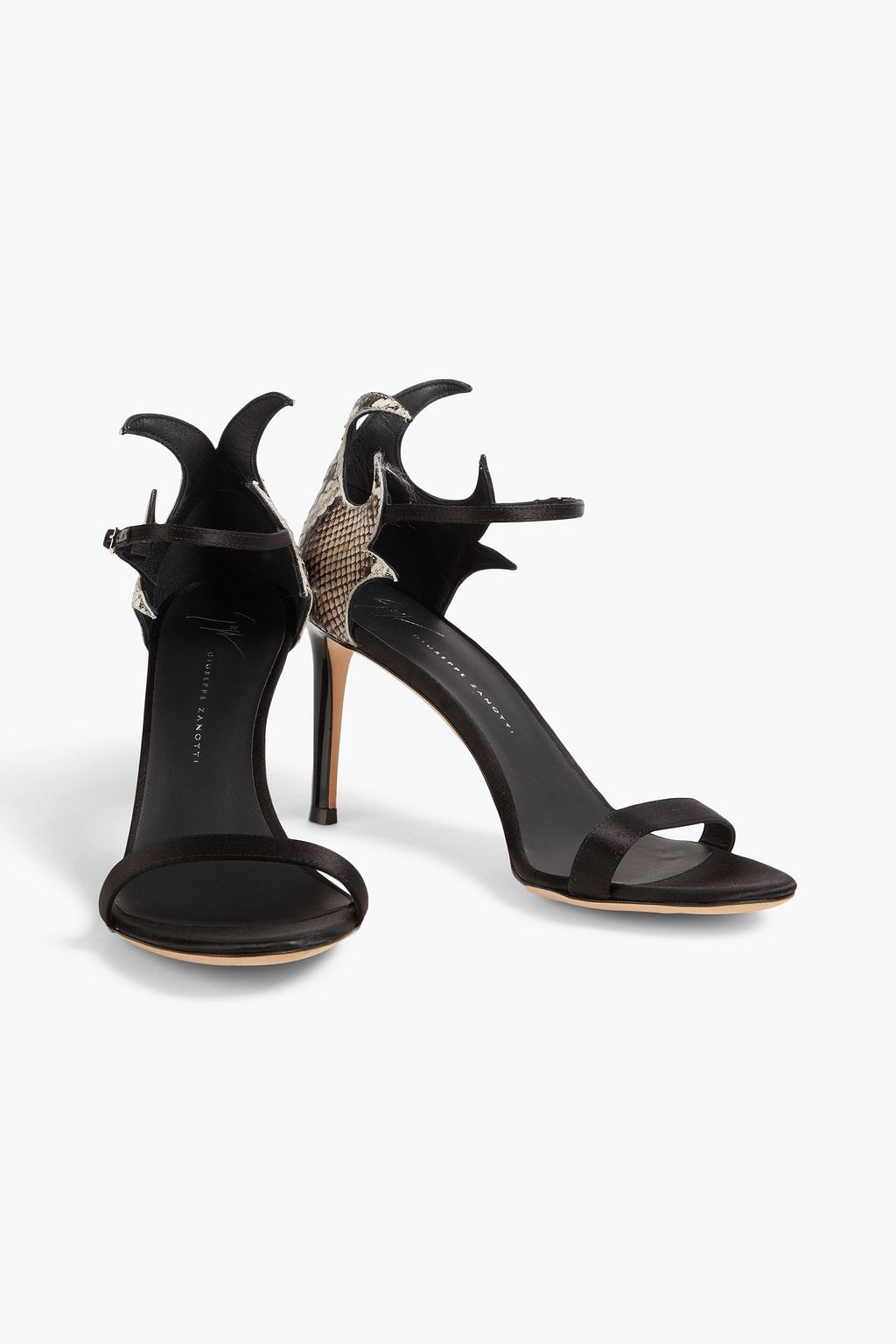 GIUSEPPE ZANOTTI صندل 'بيسك' من الساتان مزين بالكريستال بكعب مقاس 85