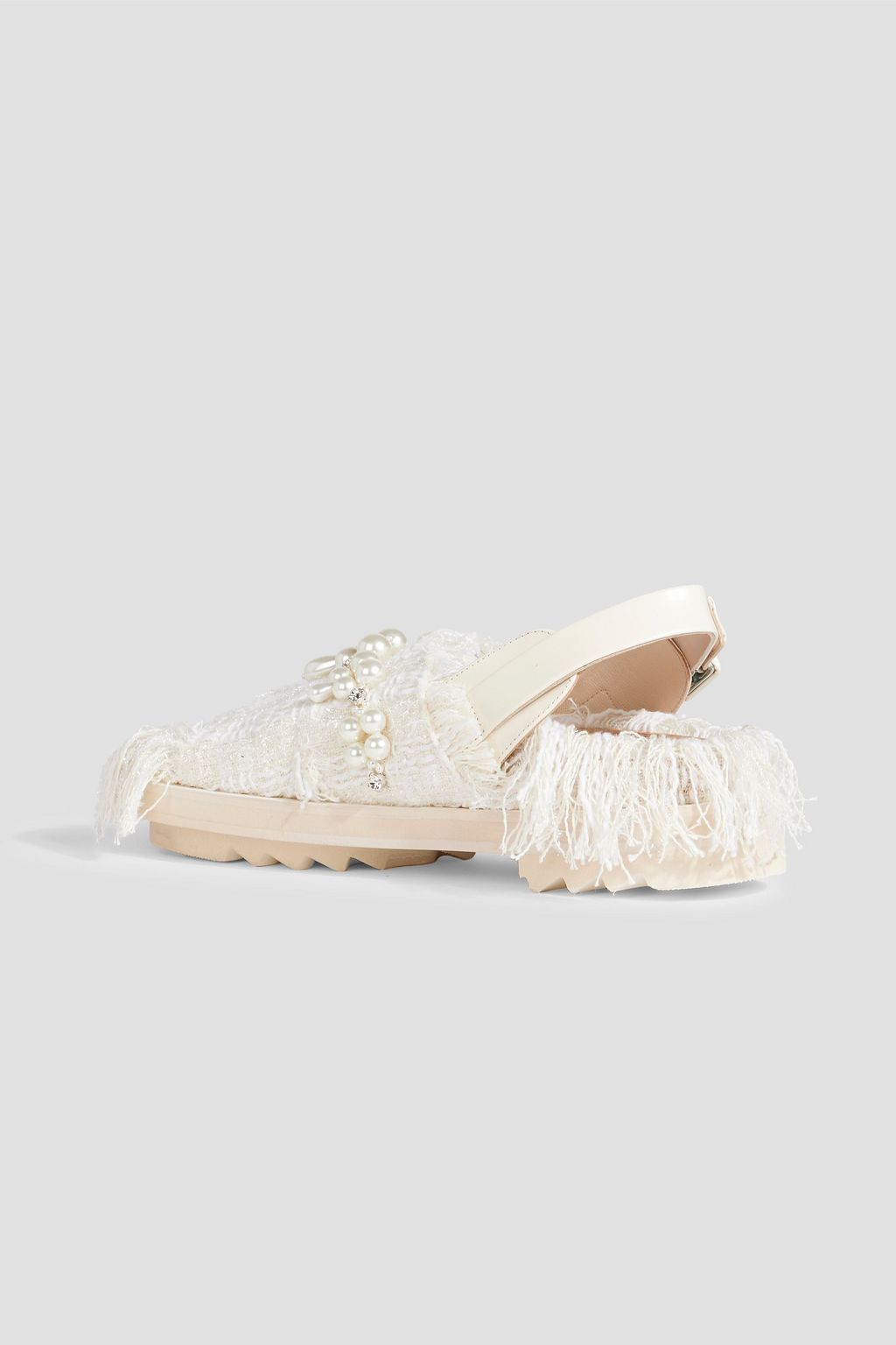 SIMONE ROCHA صندل 'لو تريك' بحزام خلفي من التويد بحواف منسّلة وتصميم مزركش