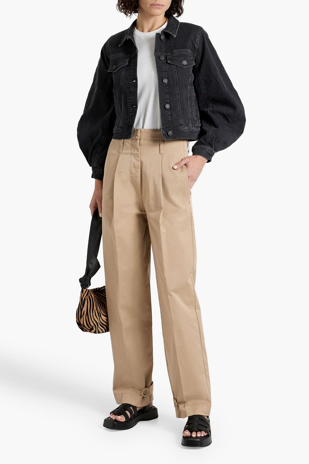 TOMORROW DENIM コットン混ツイル テーパードパンツ タック入り