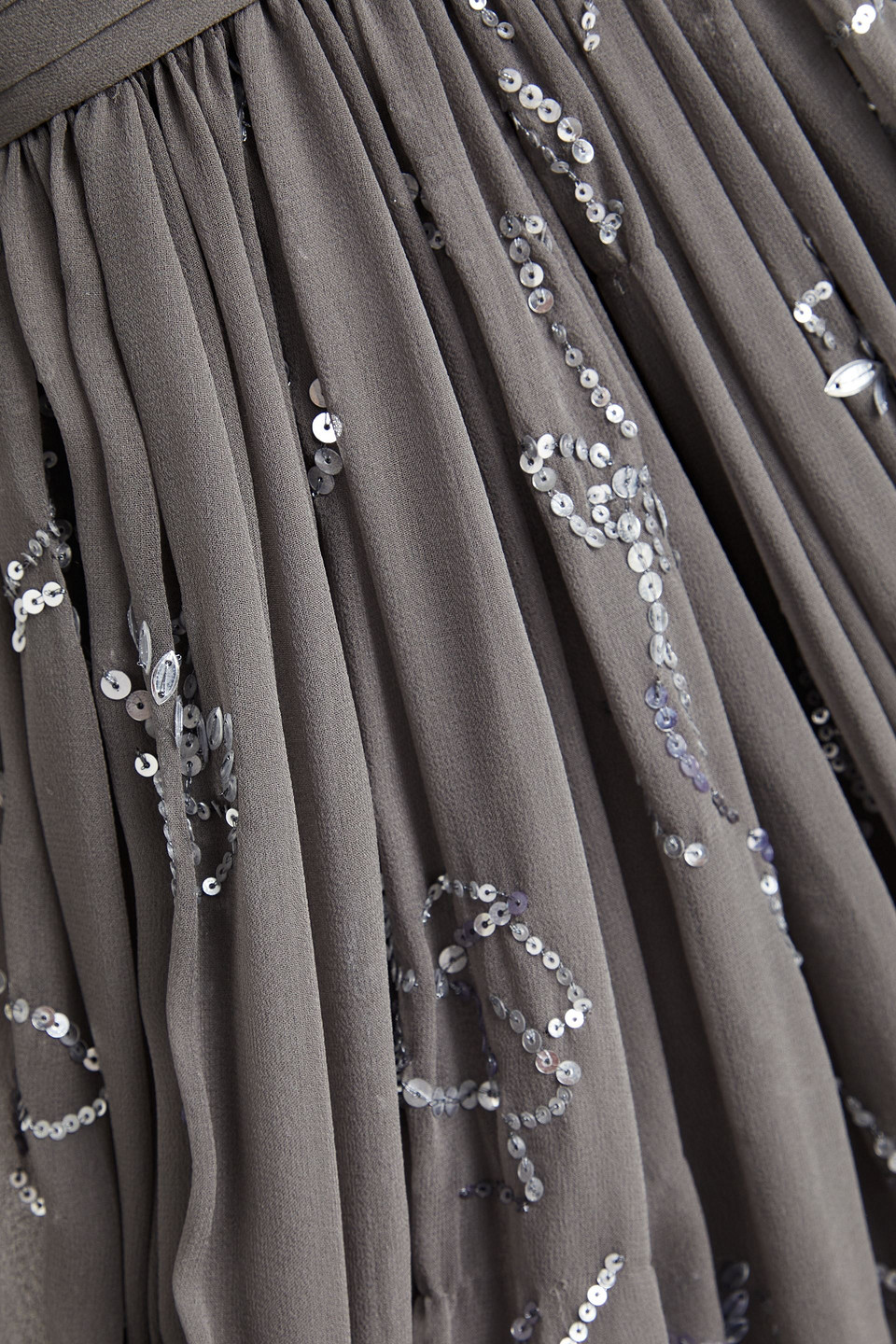 OSCAR DE LA RENTA STRAPLESS SEQUIN-EMBELLISHED PLISSÉ SILK-CHIFFON DRESS