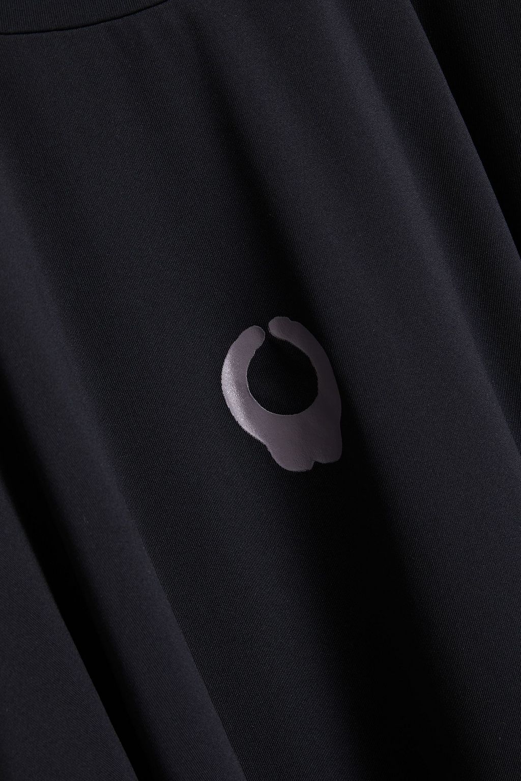 ACNE STUDIOS بلوزة بياقة عالية من جيرسي مطاط مزينة بطبعات