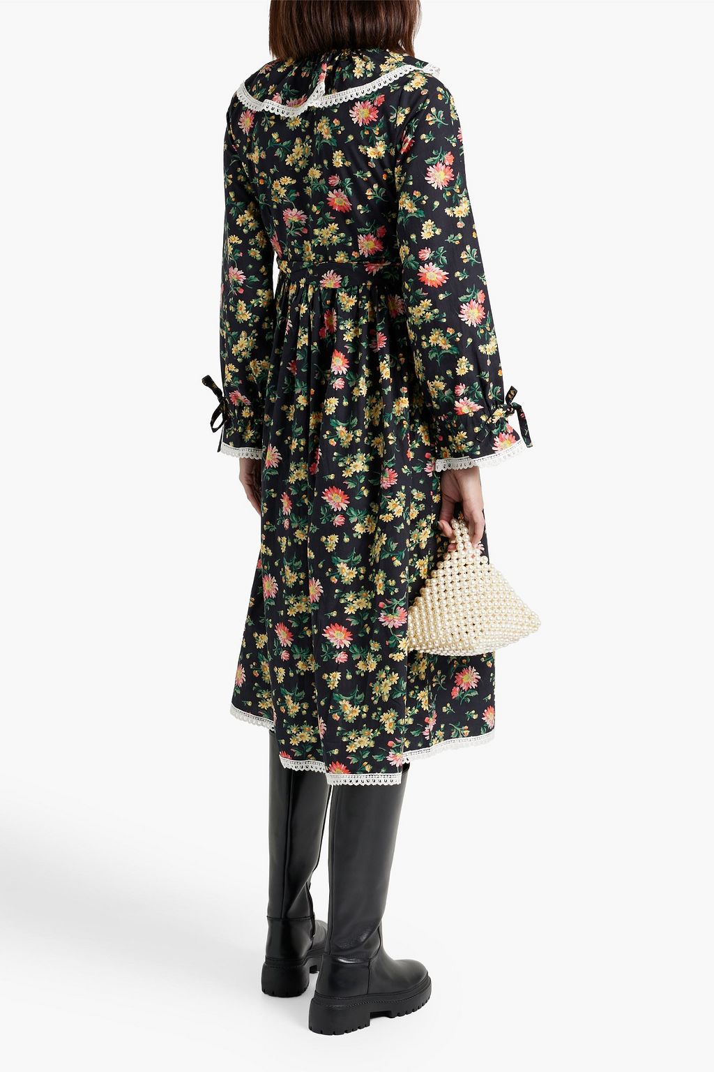BATSHEVA X LAURA ASHLEY فستان متوسط الطول «ديفون» من قطن بوبلين بحواف بحبكة كروشيه مزين بطبعة الأزهار