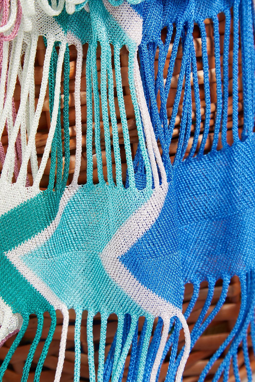 MISSONI Beuteltasche aus Stroh und Häkelstrick mit Fransen