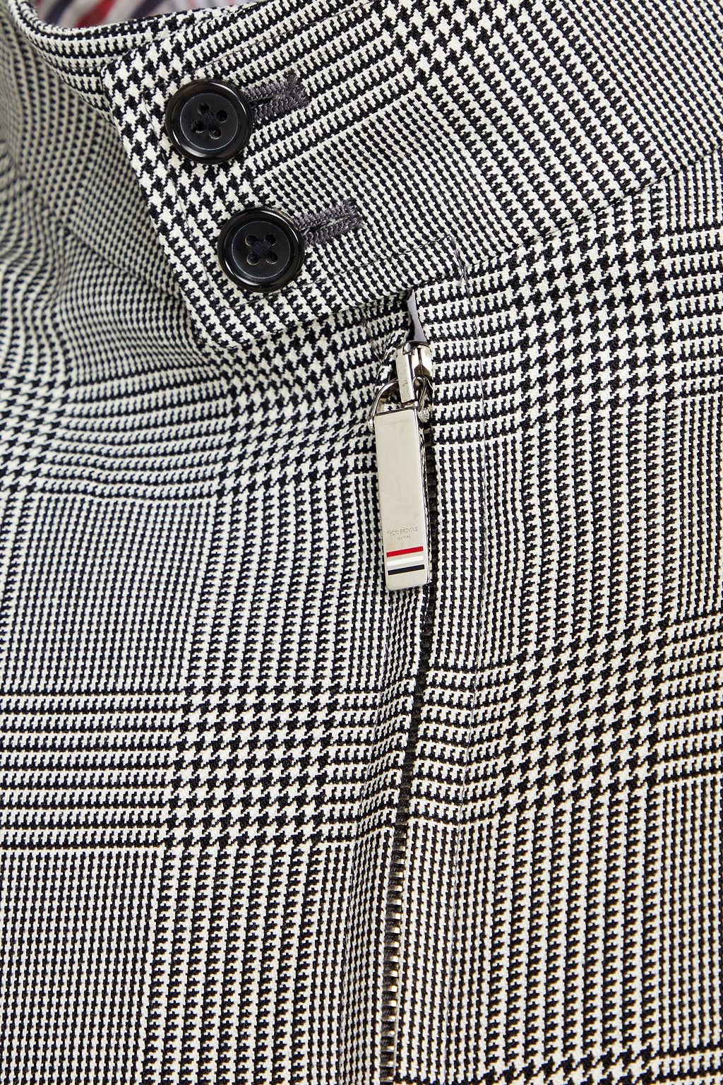 THOM BROWNE جاكيت مصنوع من صوف التويد بتصميم مخطط ومزين بنقشة هاوندز توث