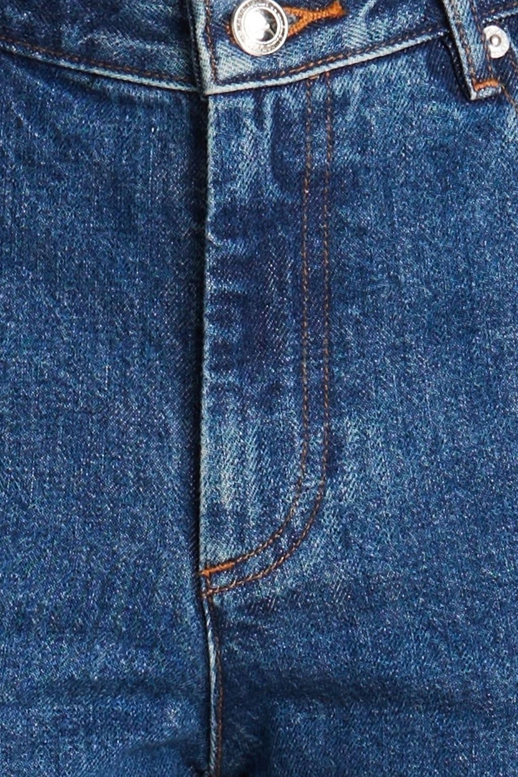 A.P.C. جينز قصير بأرجل مستقيمة وخصر عالٍ بلون باهت