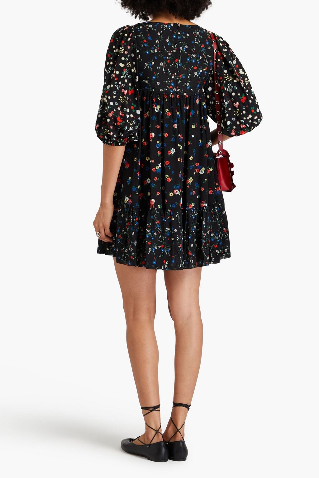 REDVALENTINO فستان قصير من حرير صيني مزين بكسرات وبطبعة الأزهار
