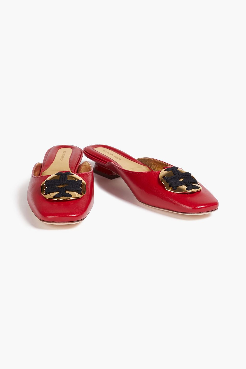 TORY BURCH حذاء ميول من الجلد مزين بإبزيم على شكل حرف T مزدوج