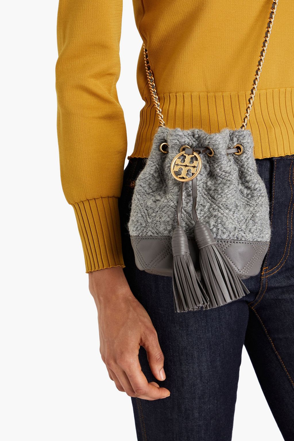 TORY BURCH Beuteltasche aus Leder und Bouclé