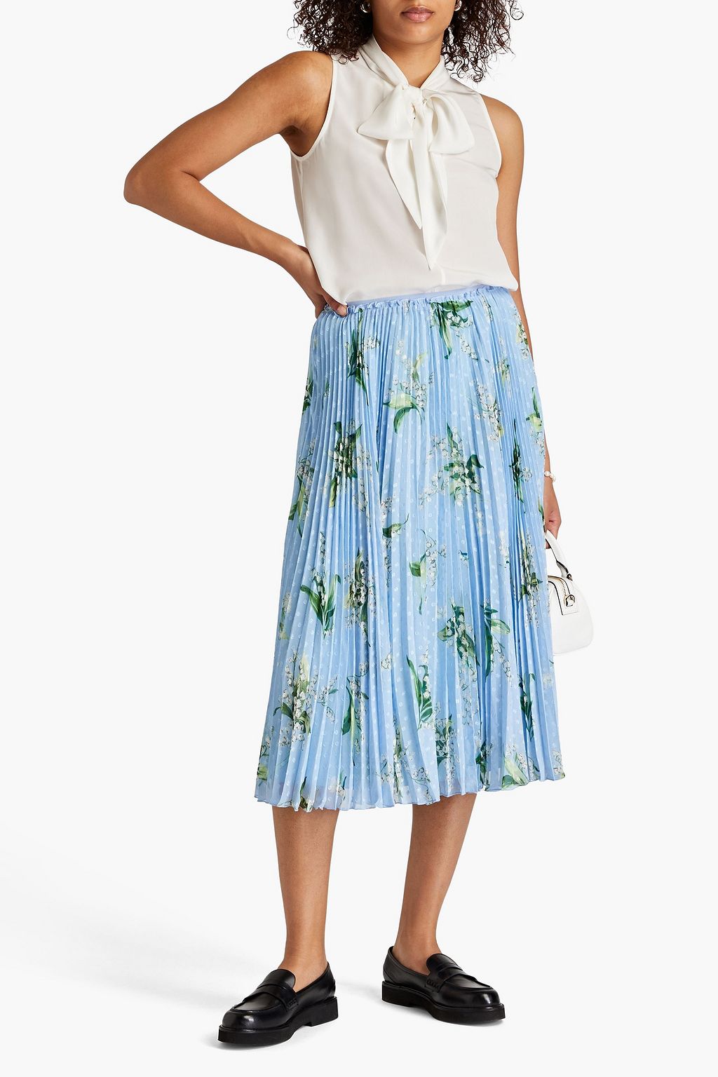 REDVALENTINO تنورة متوسطة الطول مصنوعة من قماش الجورجيت بنمط فيل كوبيه ومزينة بكسرات وبطبعة الأزهار