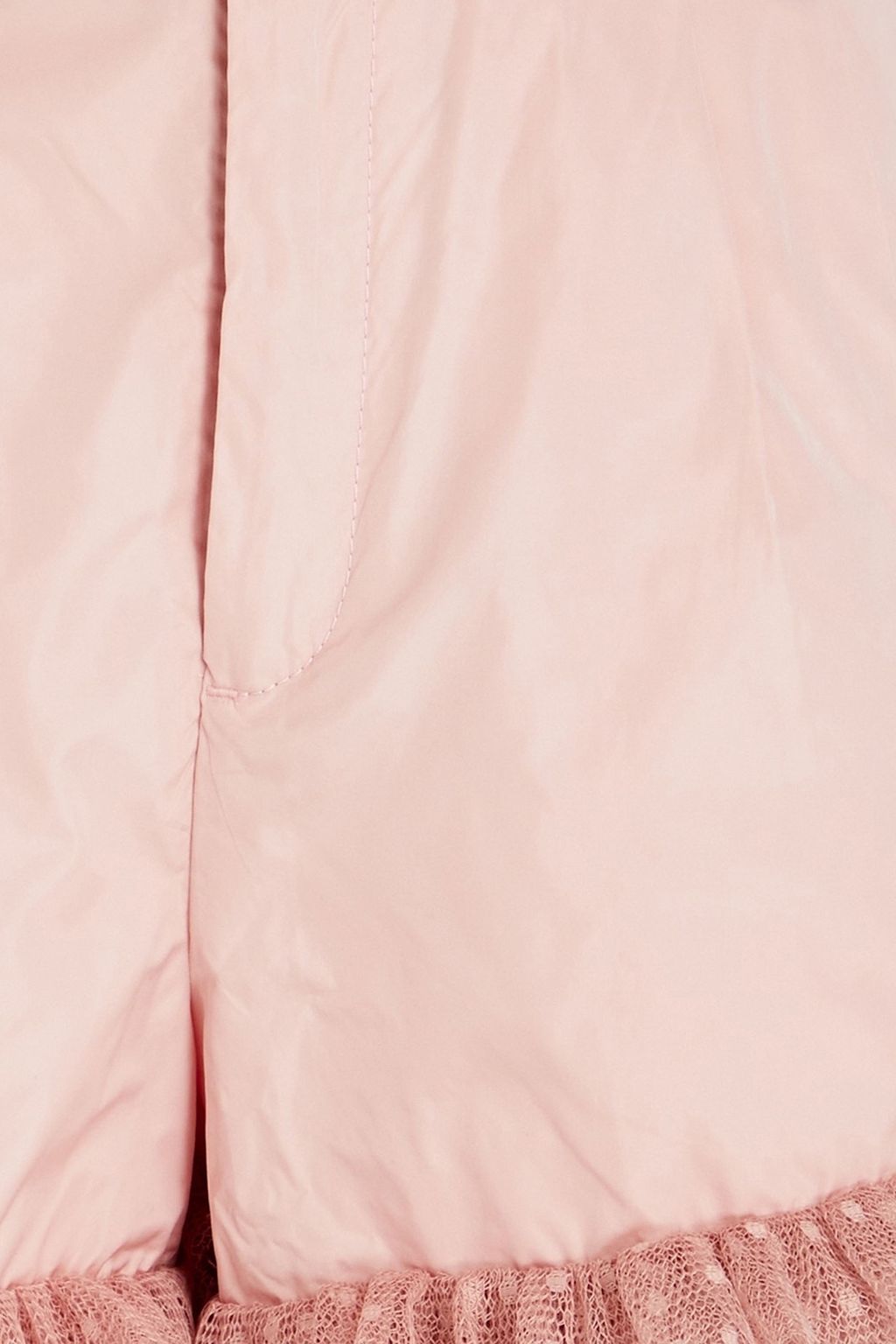 REDVALENTINO شورت من قماش عازل بحواف من قماش بوان ديسبري