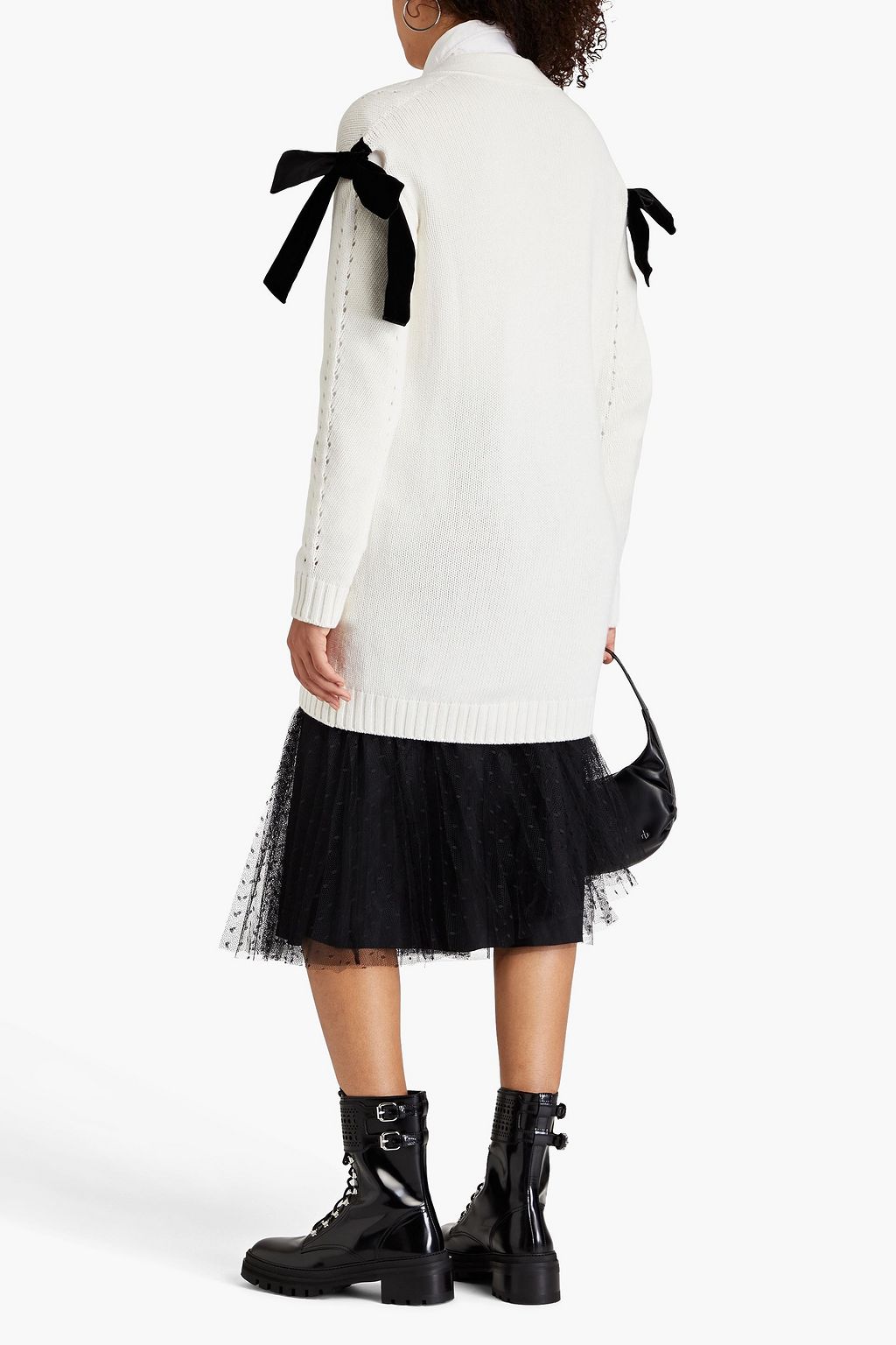 REDVALENTINO كارديغان مصنوع من نسيج بحبكة بوانتيل ومزين بربطة بشكل فراشة