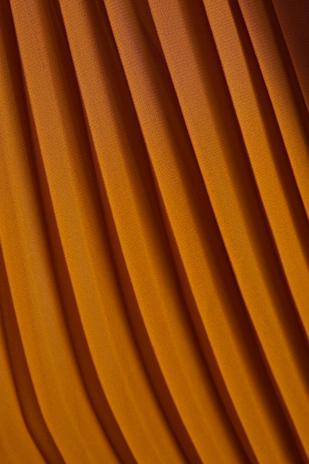 FRAME بلوزة مصنوعة من الفوال ومزينة بكسرات
