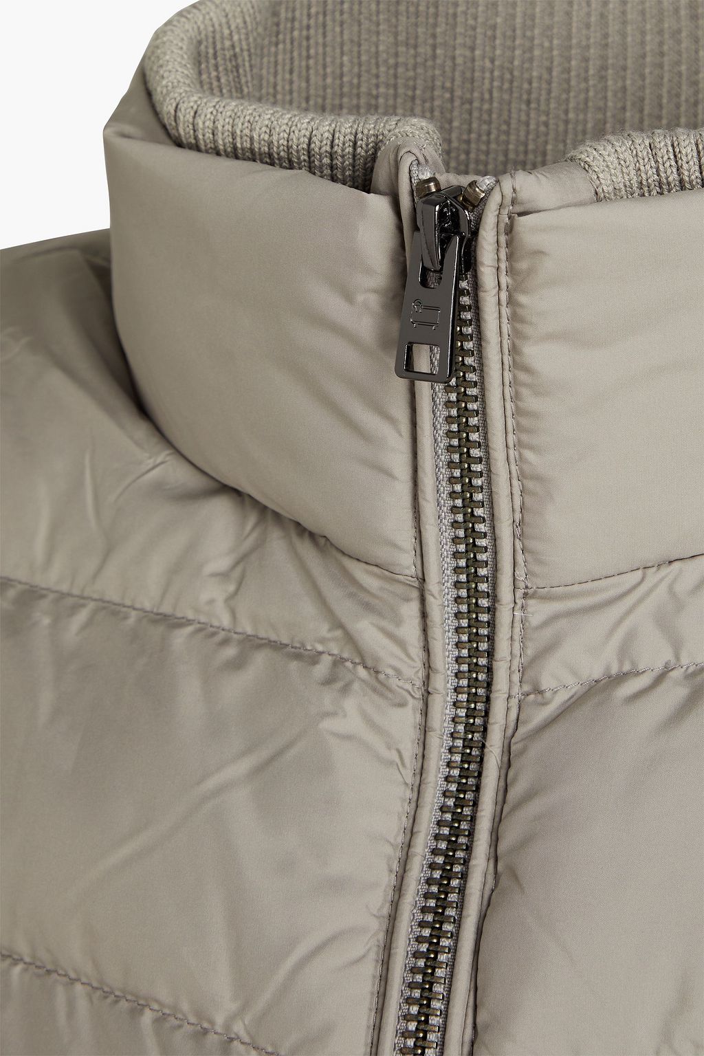 WOOLRICH جاكيت محشو بالزغب ومصنوع من قماش عازل بتصميم مبطّن