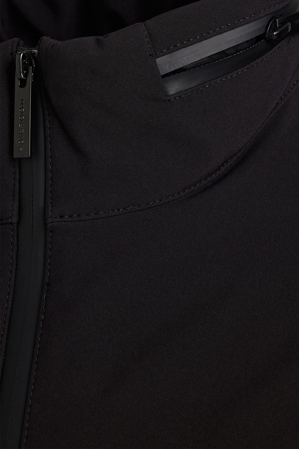 WOOLRICH جاكيت مصنوع من قماش عازل