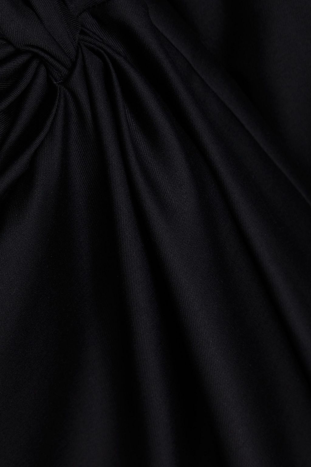 ANNA QUAN فستان رسمي قصير مصنوع من صوف التويل بقصّة ملفوفة ومزين بفتحات
