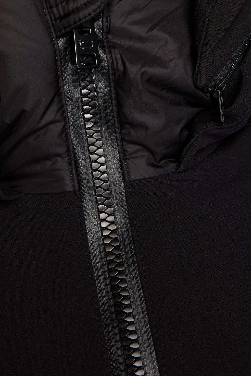 WOOLRICH معطف باركا بقبعة مصنوع من قماش عازل