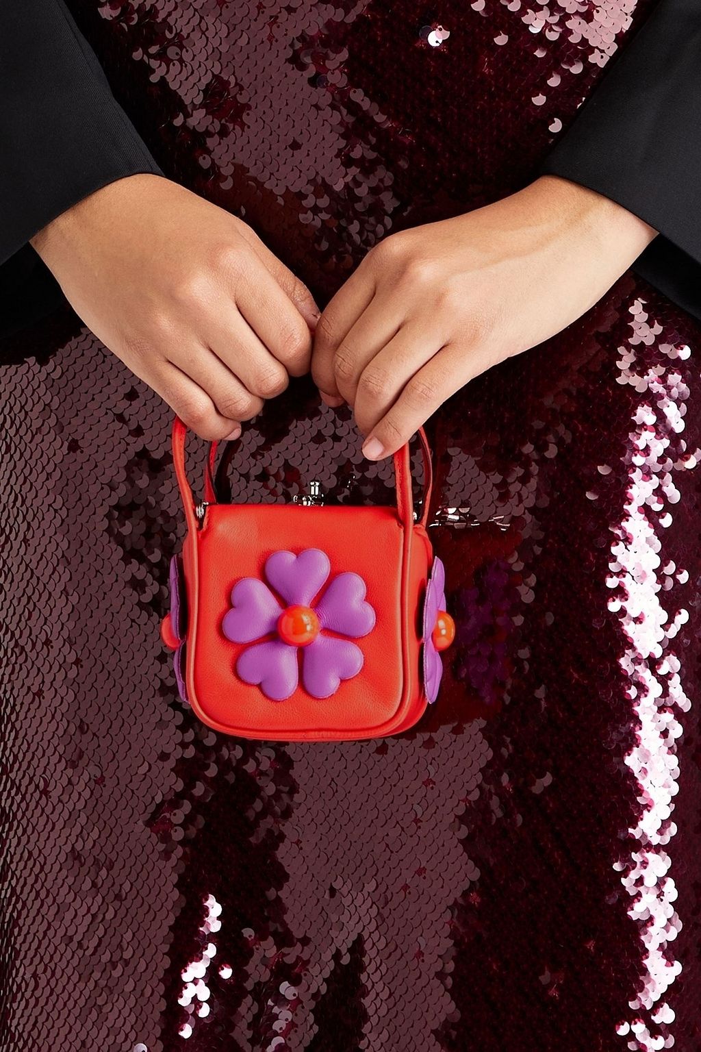 MOSCHINO حقيبة توت مصنوعة من الجلد الصناعي ومُزيّنة بزخارف الأزهار