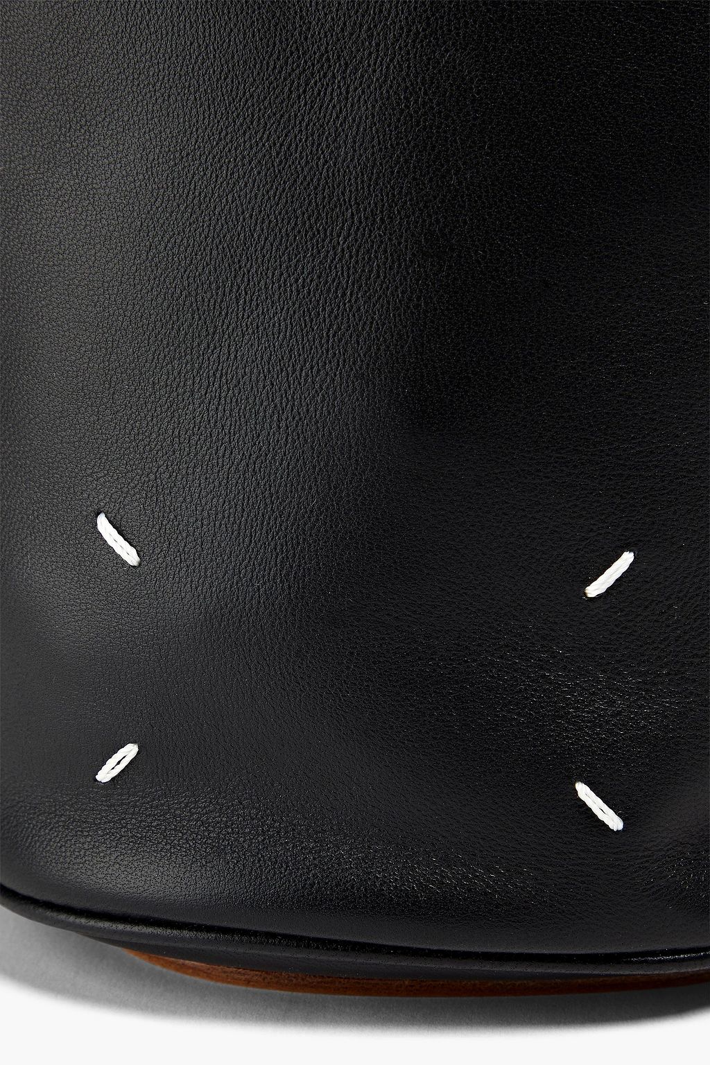 MAISON MARGIELA Tabi leather bucket bag