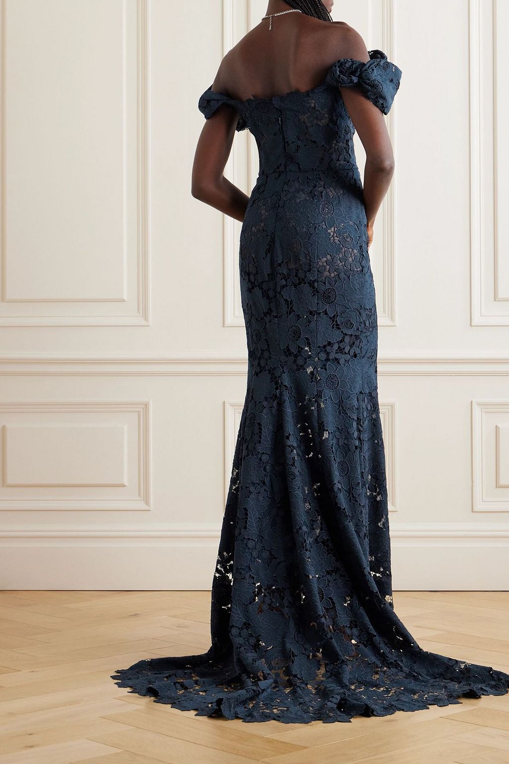 OSCAR DE LA RENTA Off-the-shoulder guipure lace gown