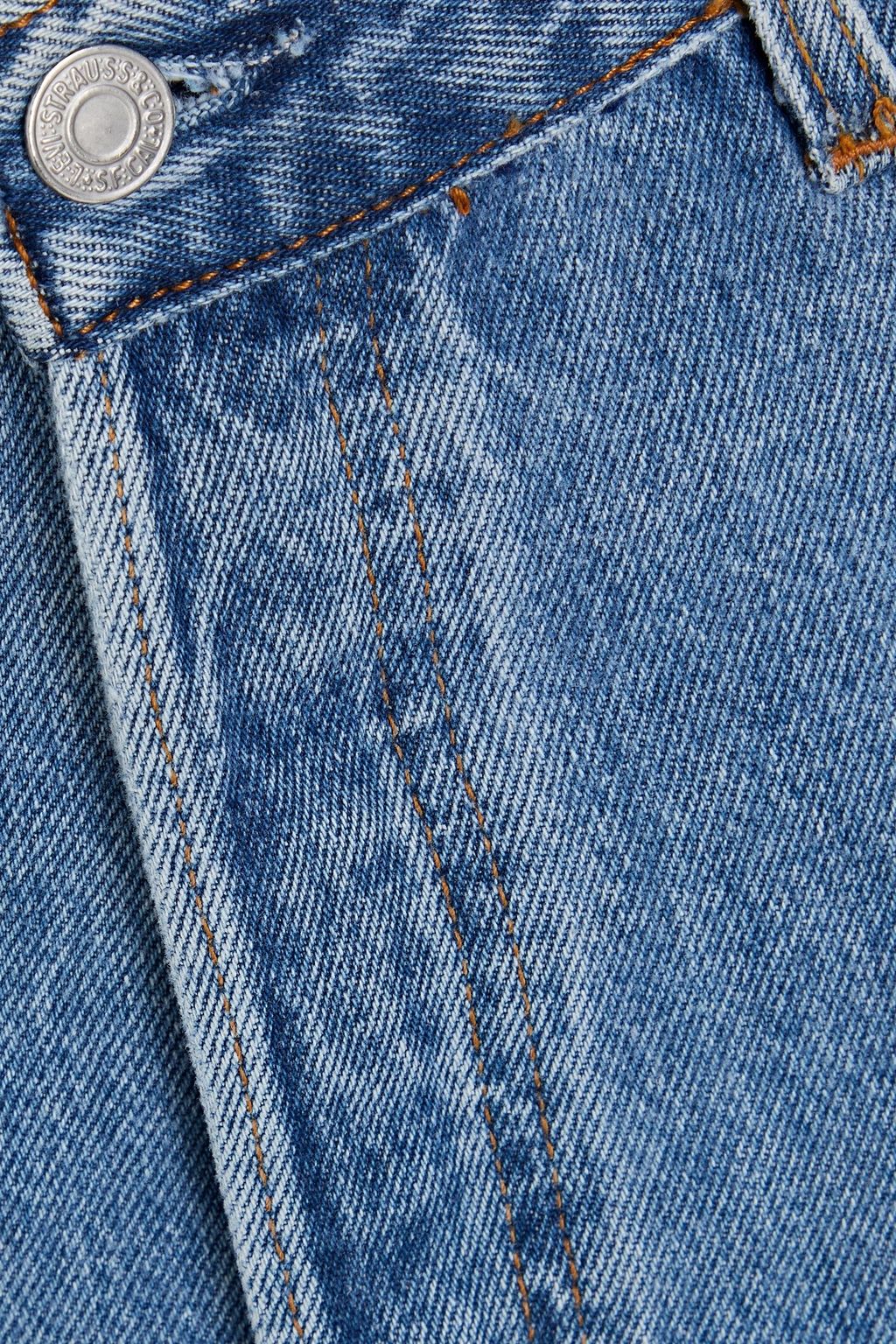 RE/DONE WITH LEVI'S جينز قصير بقصة بويفريند وبخصر متوسط الارتفاع