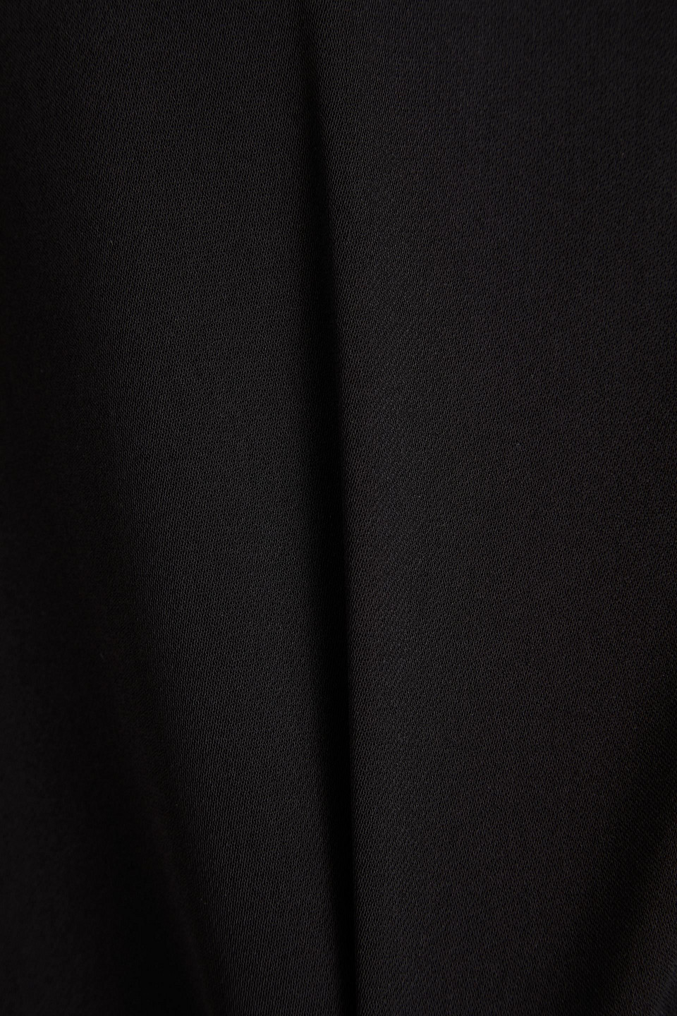 16arlington Flora Open-back Feather-trimmed Crepe Gown In Schwarz