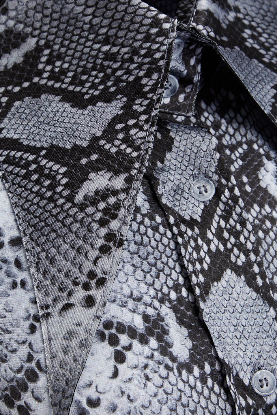 16arlington Pointed-collar Snakeskin-print Shirt In Bleu