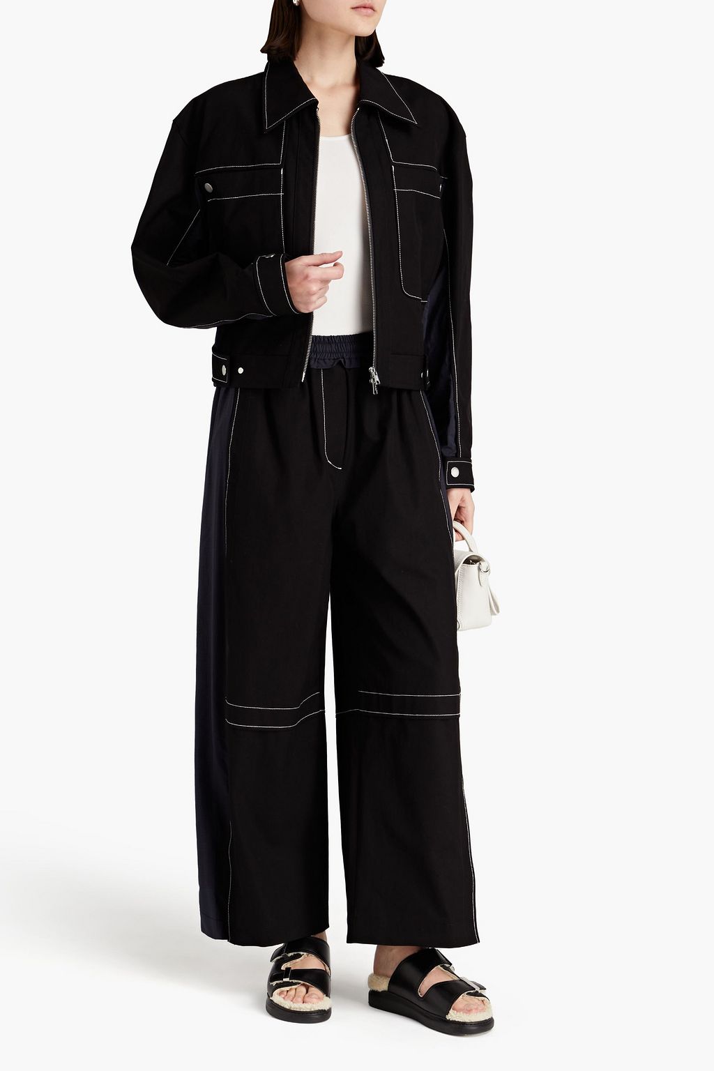 3.1 PHILLIP LIM بنطال قصير بأرجل واسعة مصنوع من قطن كنفا مع قطع محاكة بجانب بعضها البعض من قماش ريبستوب
