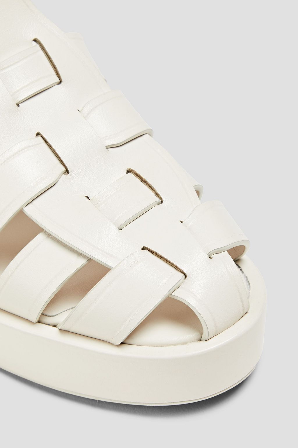 3.1 PHILLIP LIM صندل «ناومي» بنعل سميك مصنوع من الجلد