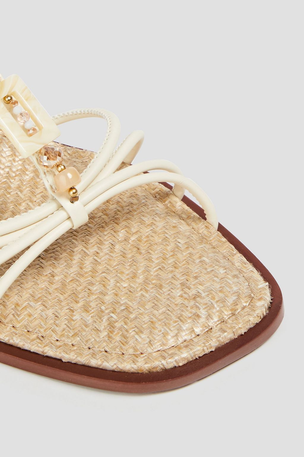 SAM EDELMAN صندل “داسي” مصنوع من الجلد الصناعي بتصميم مزركش