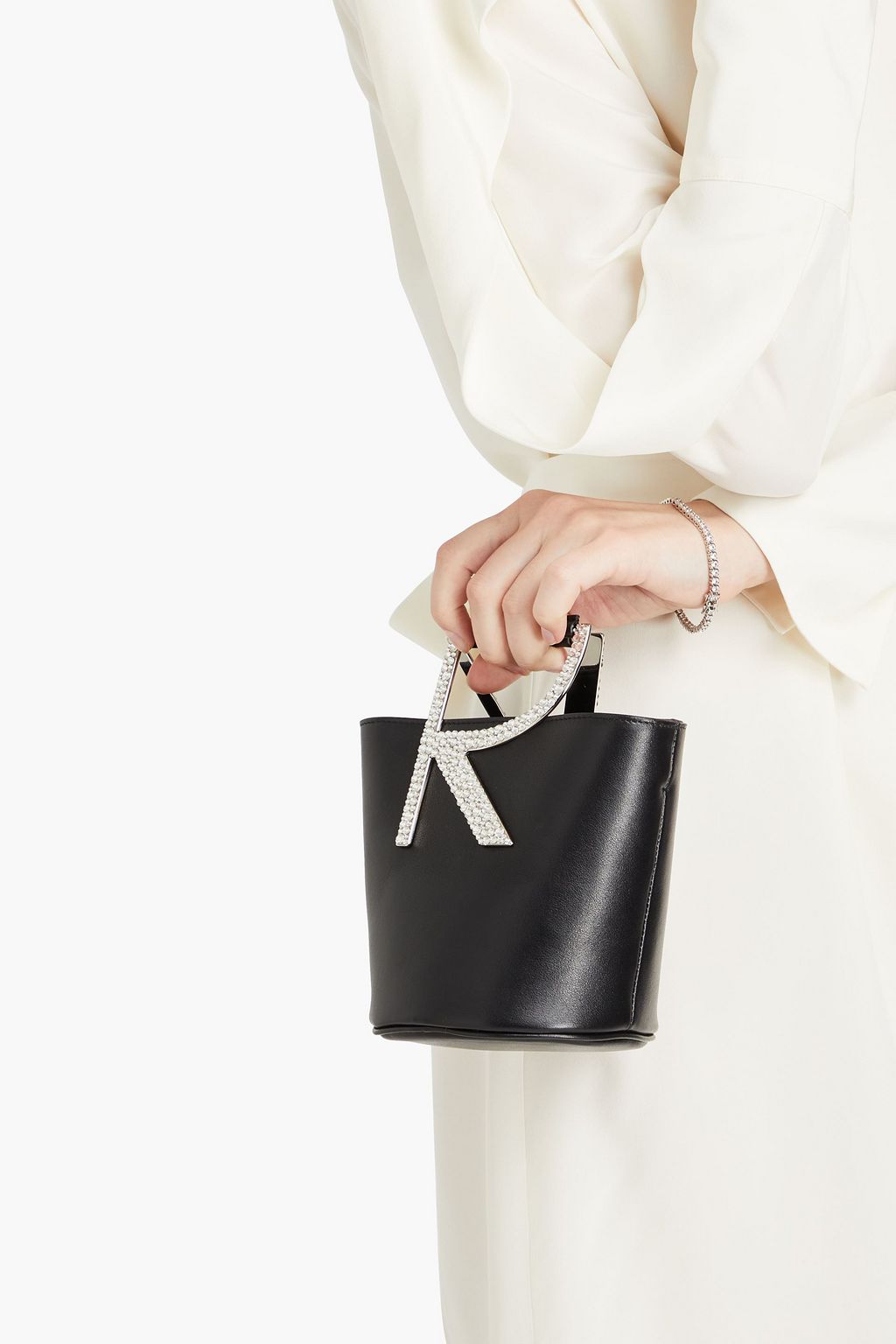 ROGER VIVIER RV レザー バケットバッグ