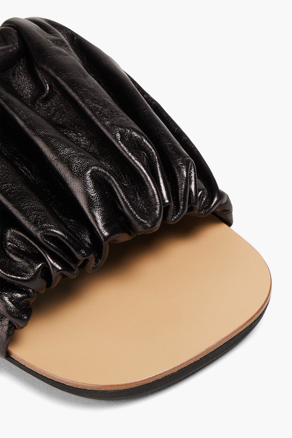 JIL SANDER 개더 장식 메탈릭 가죽 슬라이드 샌들