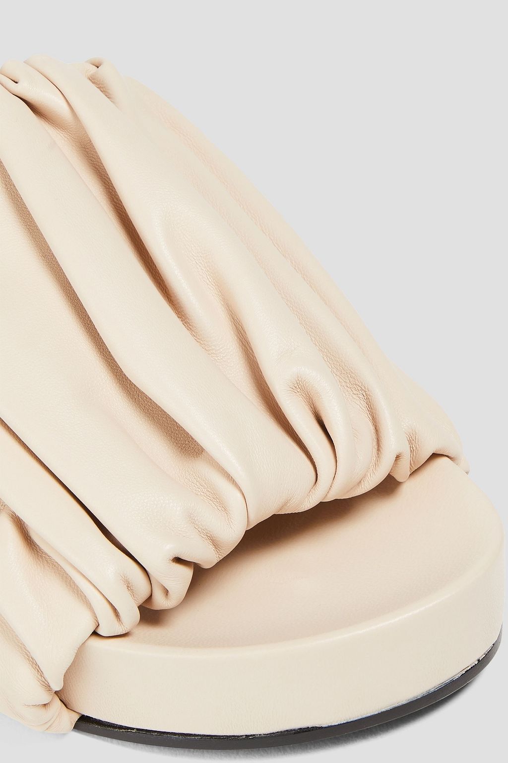 JIL SANDER 루쉬 디테일 가죽 슬라이드 샌들