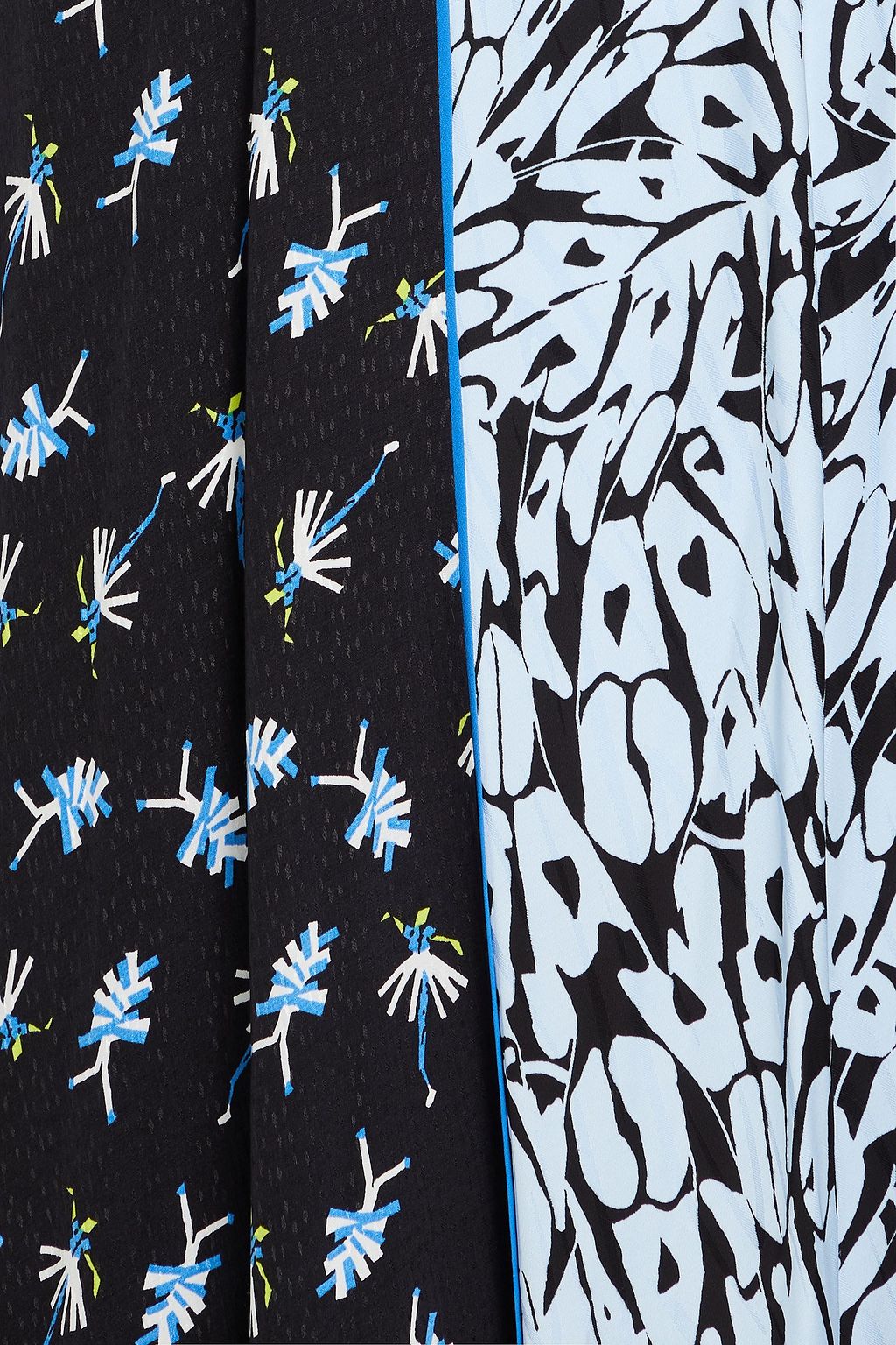 DIANE VON FURSTENBERG فستان طويل “أوزي” مصنوع من الجاكار بتصميم منسدل ومزين بطبعات