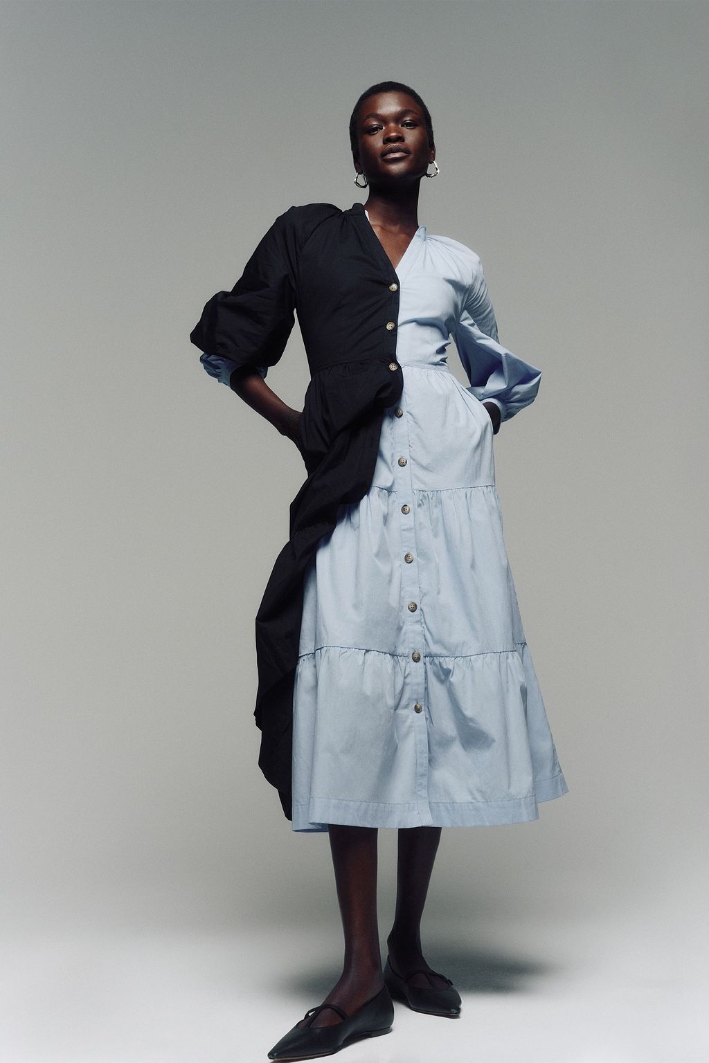 E.L.V. DENIM X THE OUTNET فستان “ذي موديولار” متوسط الطول مصنوع من قطن بوبلين بطبقات