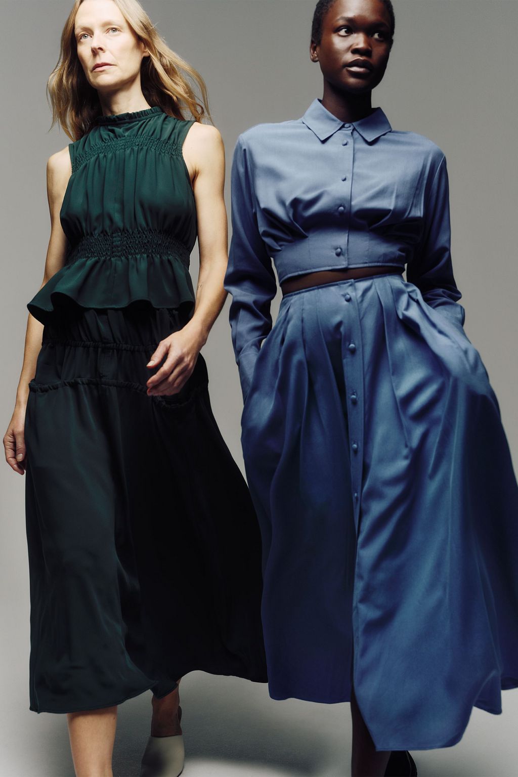 E.L.V. DENIM X THE OUTNET بلوزة “ذي” مصنوعة من التويل بتأثير مزموم