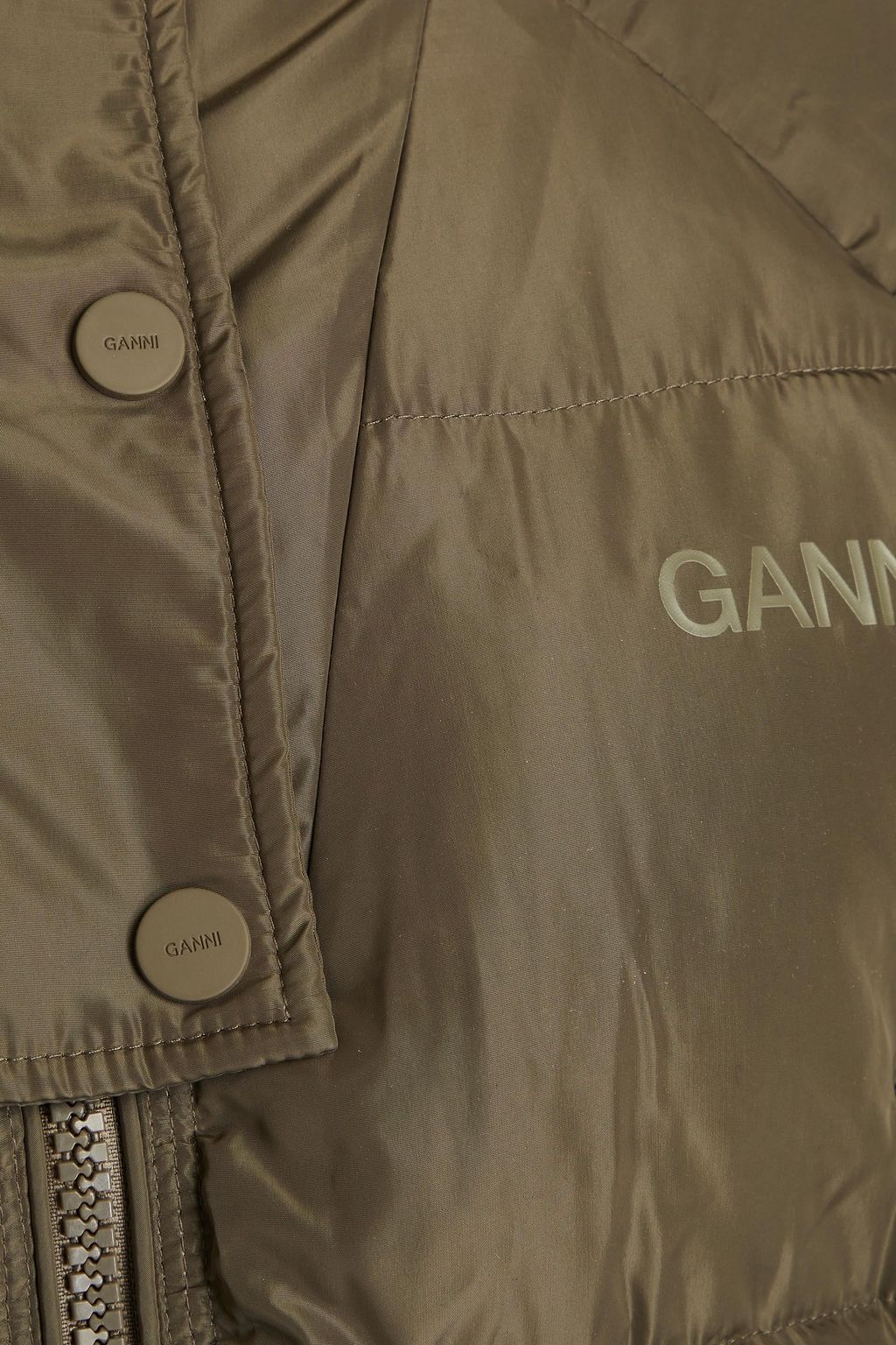 GANNI 로고 프린트 퀼팅 쉘 코트