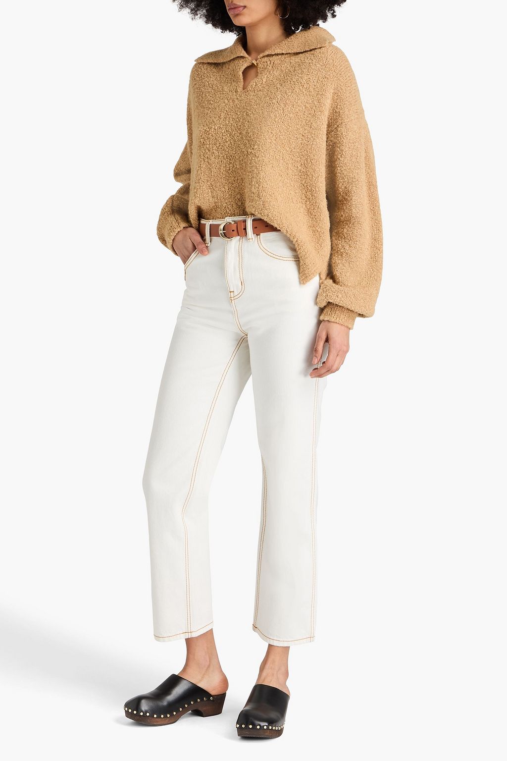 TORY BURCH جينز بأرجل مستقيمة وبخصر عالٍ