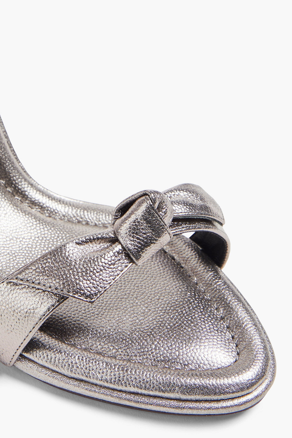 Shop Alexandre Birman Clarita 85 Bow-detailed Metallic Textured-leather Sandals In Silver