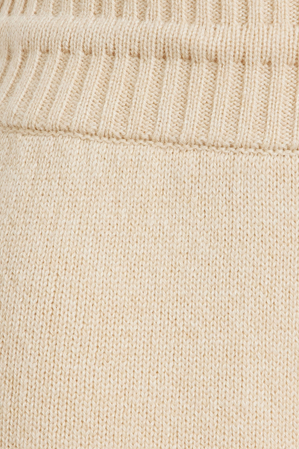 Khaite Kev Cashmere-blend Shorts In Beige