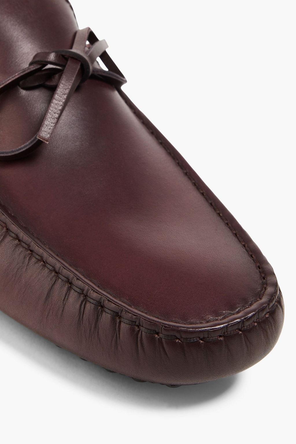 TOD'S حذاء قيادة مصنوع من الجلد