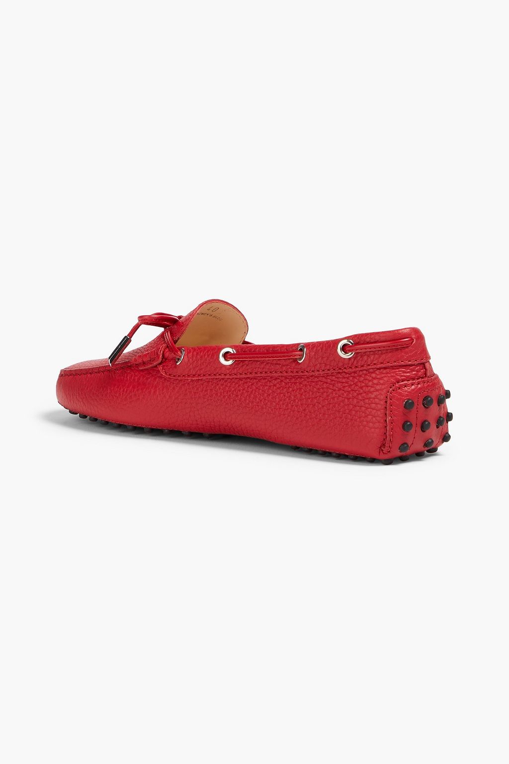 TOD'S حذاء لوفر مصنوع من الجلد المُحبّب ومزين بربطة على شكل فراشة