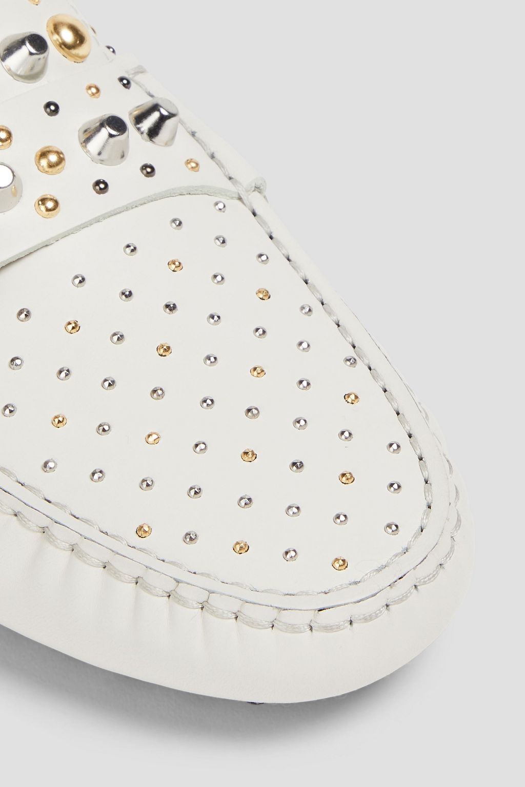 TOD'S حذاء لوفر "غومينو" من الجلد مزيّن بدبابيس معدنية