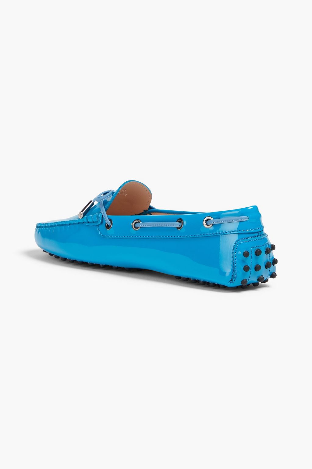 TOD'S حذاء لوفر مصنوع من الجلد اللامع ومزين بربطة على شكل فراشة