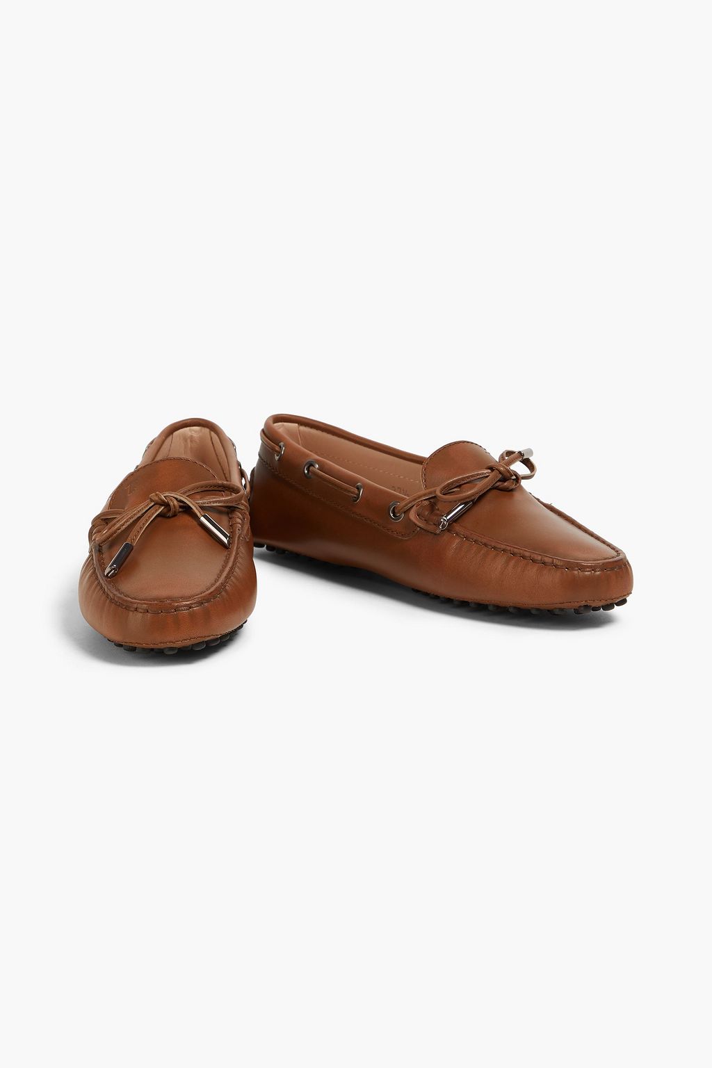 TOD'S حذاء لوفر مصنوع من الجلد ومزين بربطة على شكل فراشة