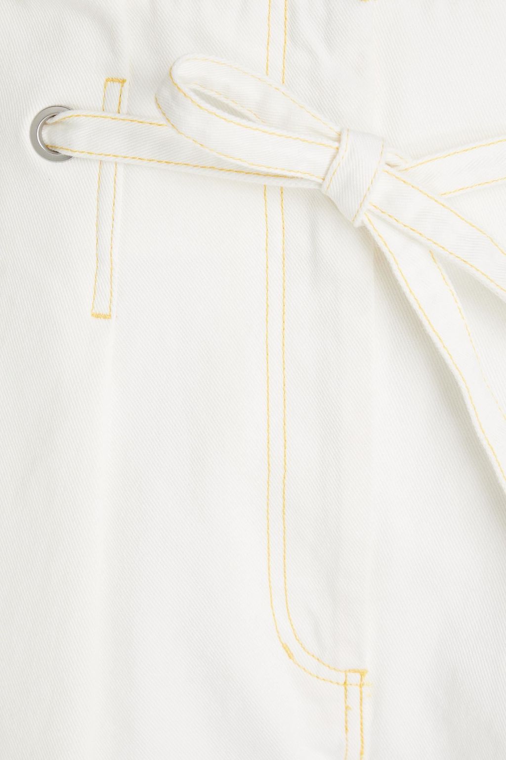 3.1 PHILLIP LIM جينز قصير بقصة تضيق تدريجيًا وبخصر عالٍ